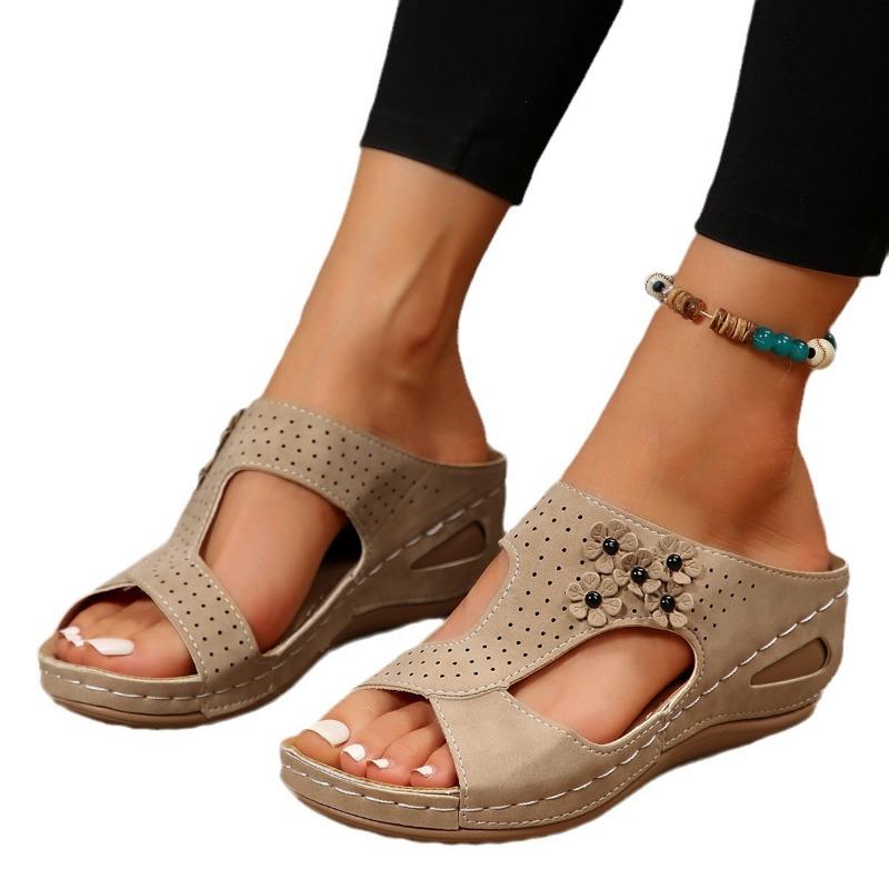 Spring and summer new slope heel cool slippers women's large size 4 flowers hollow flat bottom thick bottom fish mouth slippers