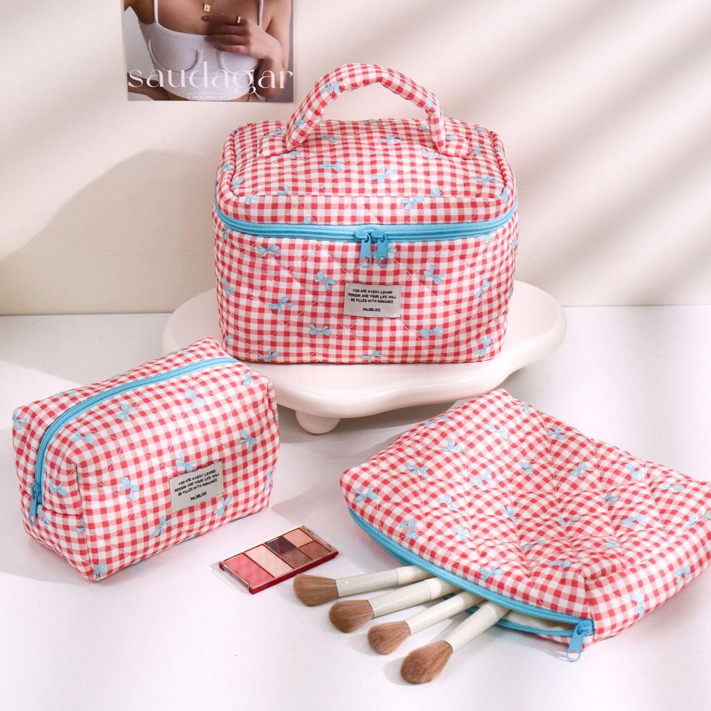 "Large Capacity Cherry Cat Quilted Cosmetic Bag – Cute & High-Value for Students"