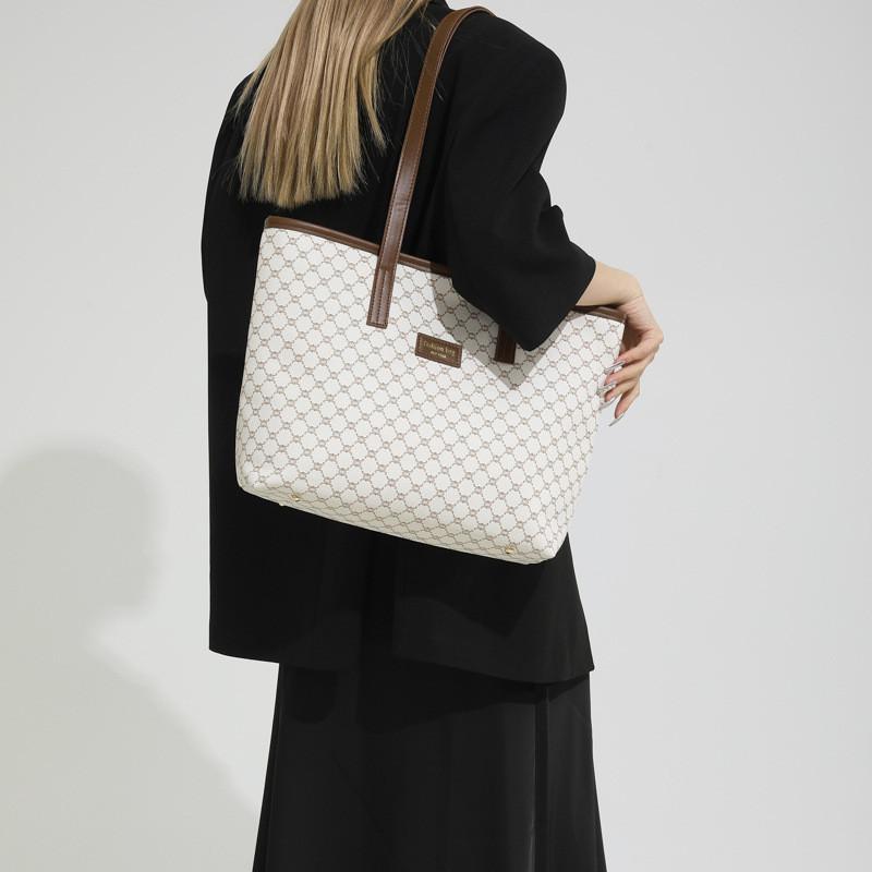 Casual Tote Bag For Women With Pu Material And Vintage Print For Daily Use