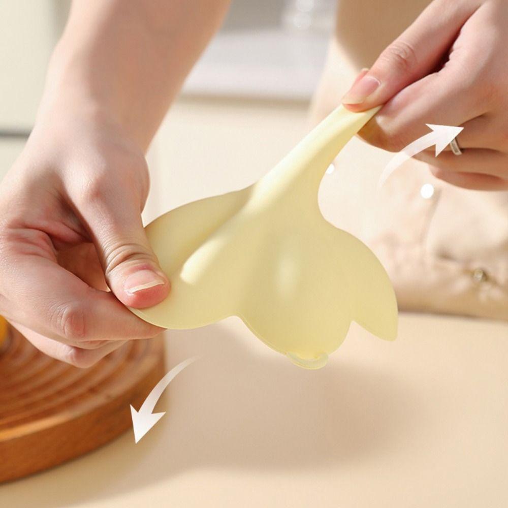 Silicone Kitchen Liquid Funnel Flower Shaped Oil Refilling Kitchen Tool New Oil Funnel Kitchen Use