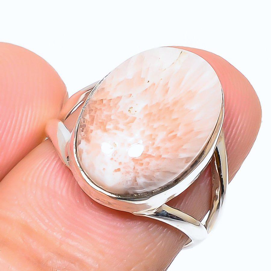 

Кольцо из серебра 925 пробы с натуральным сколецитом, размер 7, B3A02