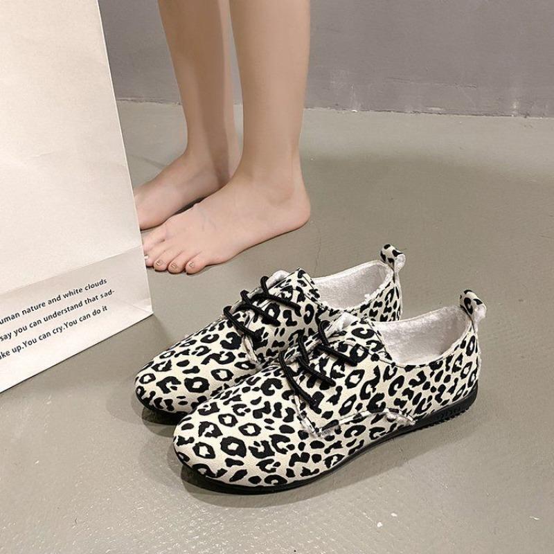 European and American Leopard Print Casual Shoes 2024 New Daily Loose Soft Sole Non Tiring Vulcanized Flat Bottom Women's Shoes