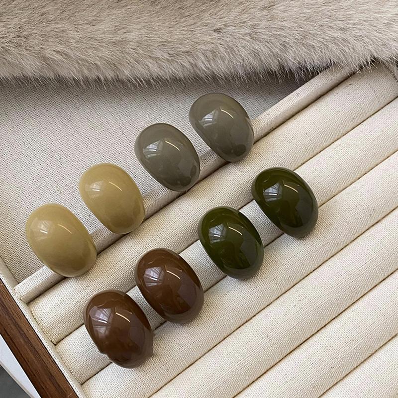 Exquisite Coffee Color Resin Semicircle Earrings for Women Temperament French Hollow Round Bead Earrings Autumn Casual Jewelry