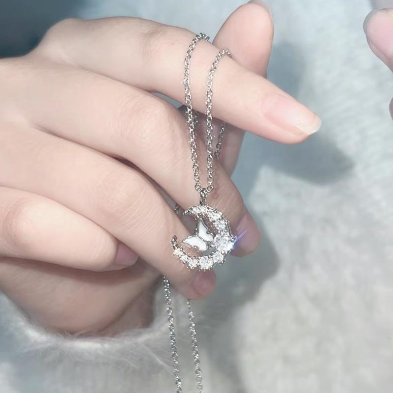Fashion Sparkling Crystal Necklace Female Exquisite Moon Butterfly Chain Necklace For Women Choker Collar Wedding Party Jewelry Gift