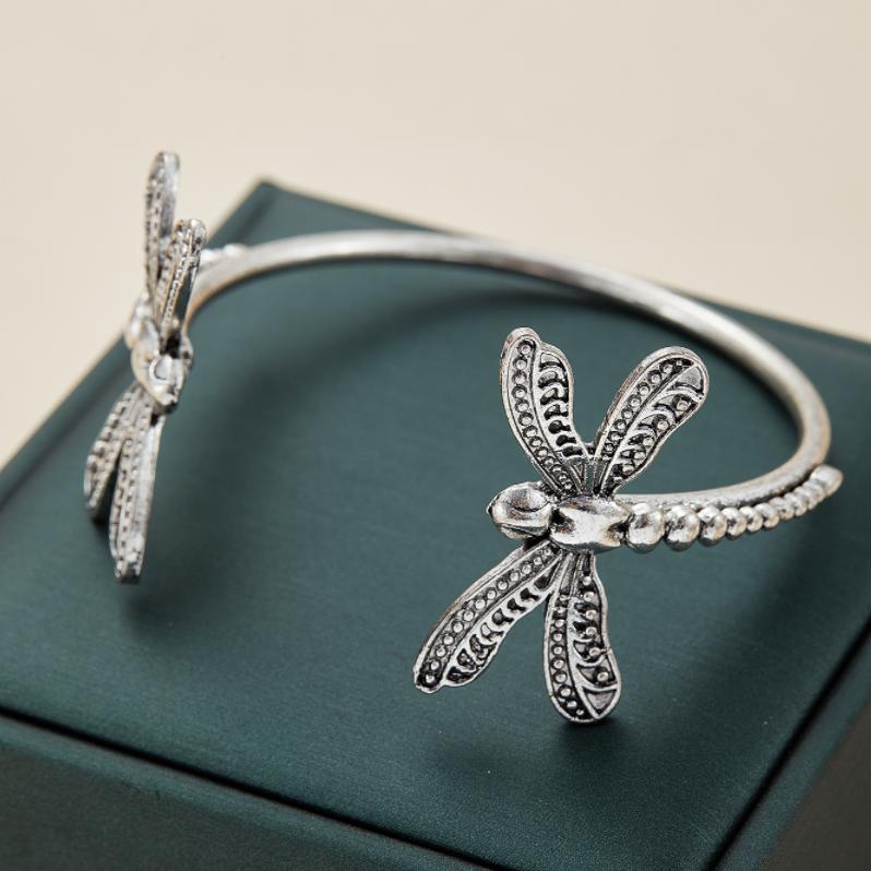 

Vintage Trend Carved Floral Sword Bracelet Women s Personalized Punk Style Holiday Party Accessories Zircon Gifts