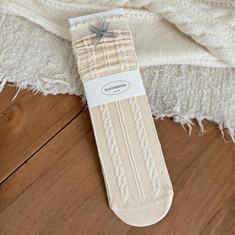 Women's Early Autumn Retro Mid-calf Socks with Lace and Small Floral Pile Socks