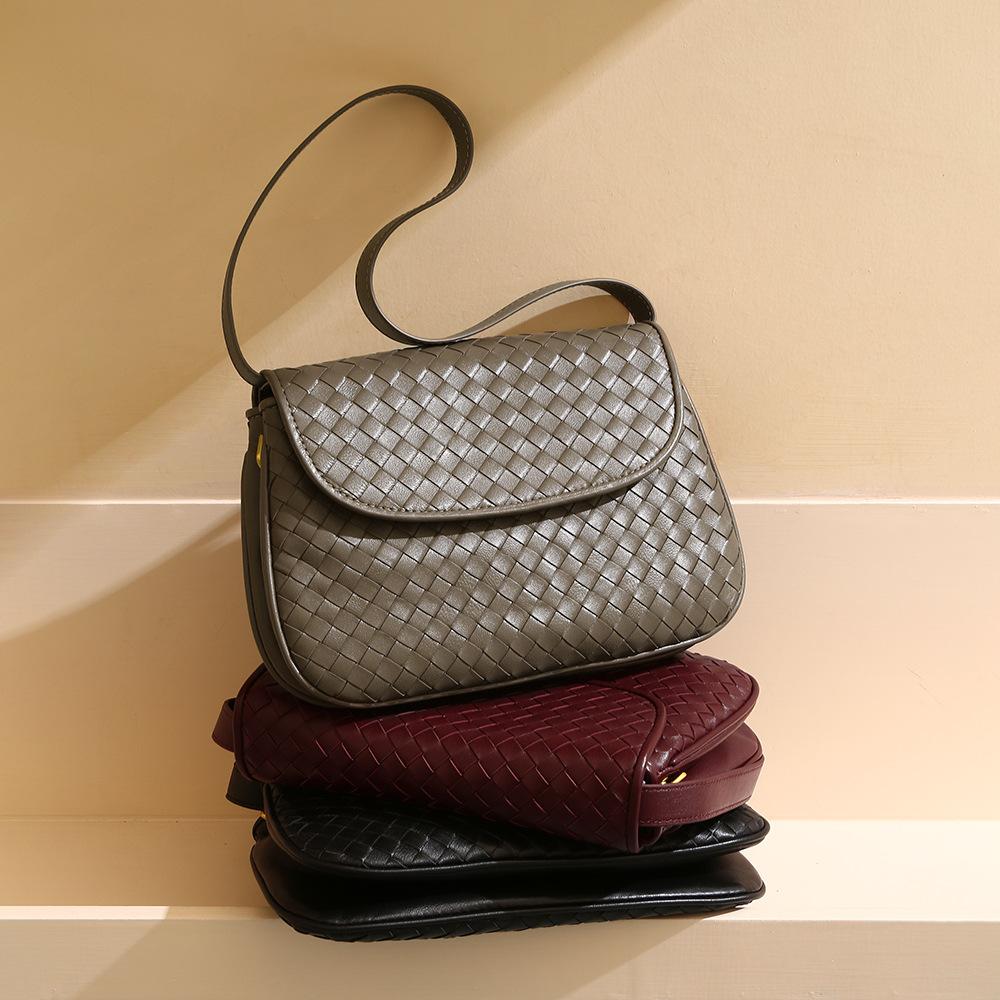 Herbst- und Wintertaschen für Damen Hochwertige handgefertigte geflochtene Ledertaschen für Damen Trendige Ledertaschen für den Weg zur Arbeit für Damen