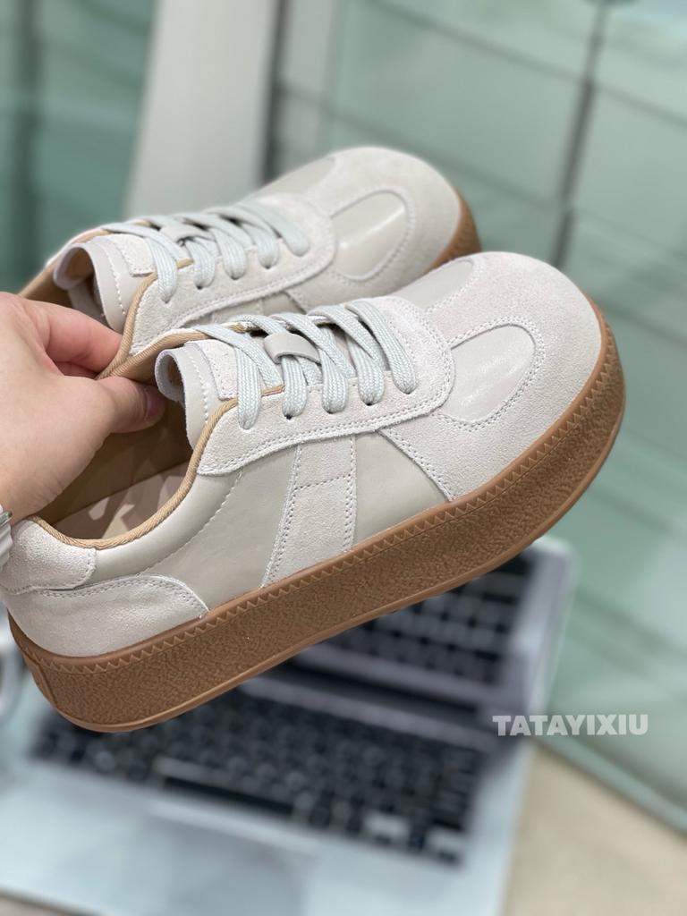 Leather Little White Shoes Women's 2025 Autumn New Board Shoes Platform Heightening Retro Versatile Sports Leisure Moral Training Shoes