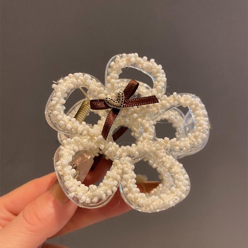 Pearl love bow hairpin rice bead weaving beige series grab clip literary light luxury hair accessories