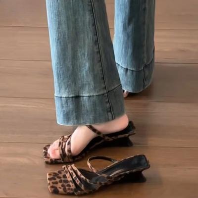 2025 Sommer Leopard Schmalband Damen Hausschuhe Schuhe Mode Zehenfrei Damen Elegant Kleid Keilabsatz Pantoletten Schuhe