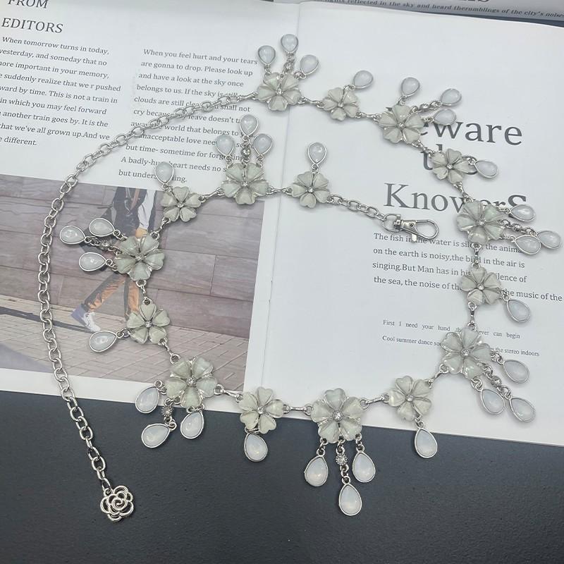 Metallische Kettengürtel für Damen mit Quasten und Strasssteinen Sommer Modeaccessoire