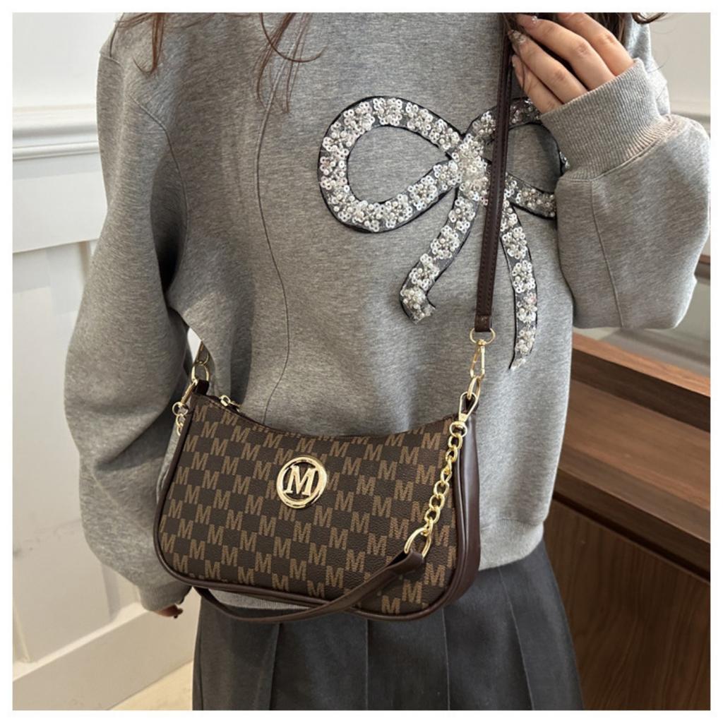 Women's Retro Gold Chain Crossbody Bag - Shoulder Bag, Fashionable Handbag with Metal Elements, Elegant Handbag for Daily Use, Crossbody Bag