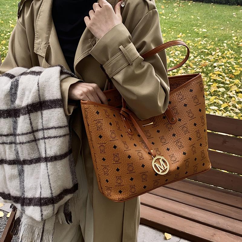 Fashion large-capacity tote bag women's 2025 autumn and winter new versatile casual shoulder bag commuter bag