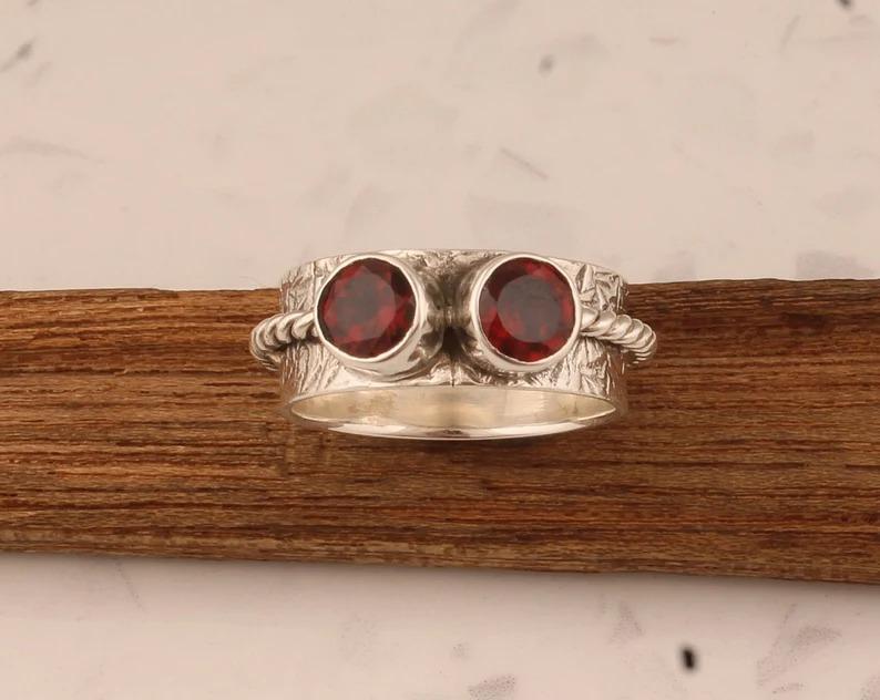 Red Garnet Gemstone Spinner Band Ručně vyrobený designový prsten, Jedinečný dárek, Spinner Ring, Unisex prsten, Statement Ring