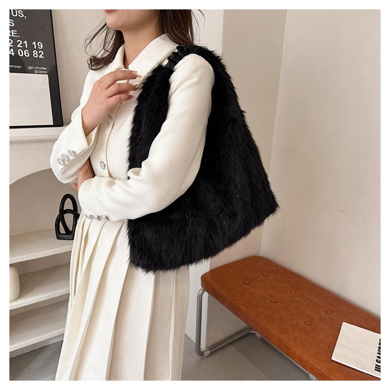 Autumn and Winter New Fashion Macaroon Women's Shoulder Bags Fluffy Long Plush High Capacity Armpit Bags Foreign Style Female Portable Large Tote Bags