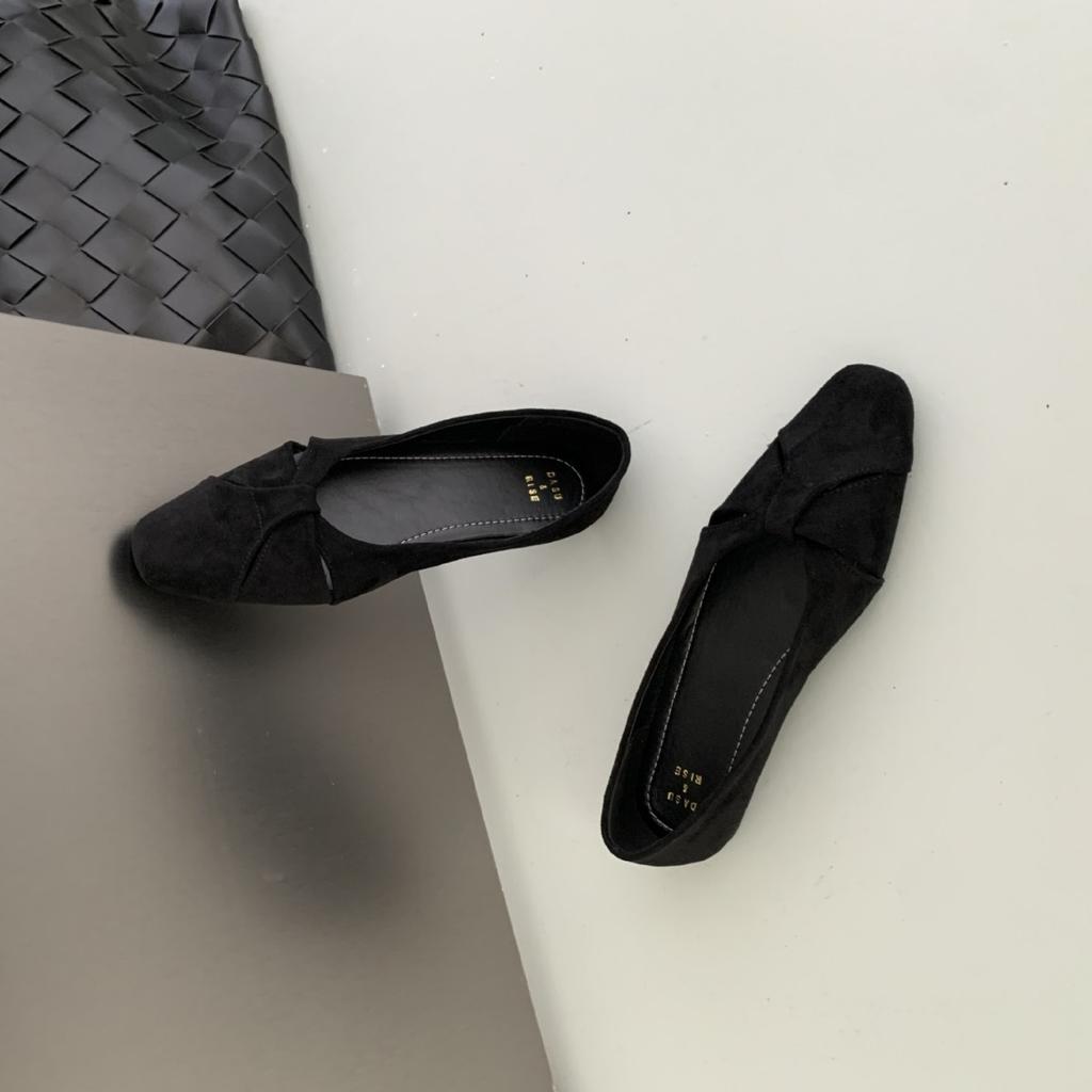 2025 New Square Head Versatile Shallow Mouth Soft Sole Suede Foot Cover College Style Ballet Women's Single Shoes