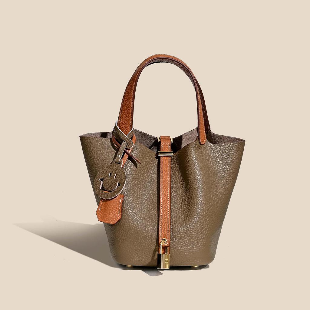 2025 Trending Women's Genuine Leather Cowhide Bucket Bag: Versatile, Top Layer Vegetable Tanned Handbag