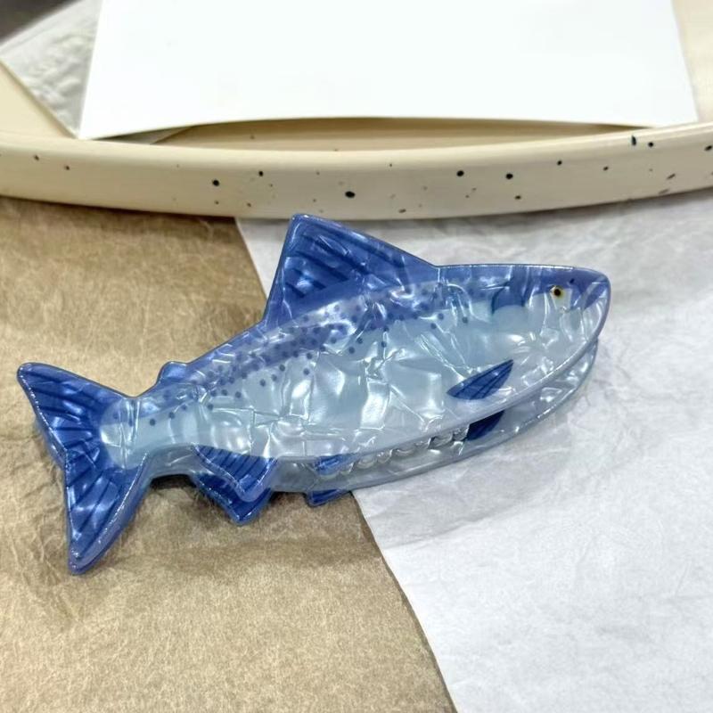 Stilvolle Acryl Haarspange in Fischform für Frauen Realistisches Meereskreatur-Design Haarschmuck für Partys und den täglichen Gebrauch