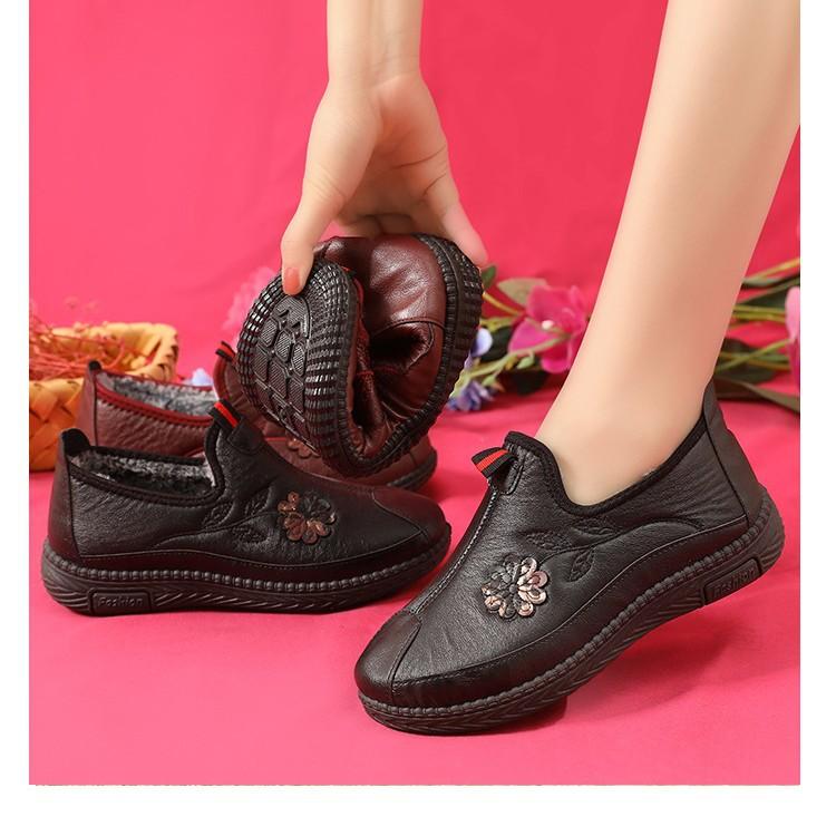 Winter 2025 New Velvet Warm and Comfortable Mother Shoes Waterproof and Non-slip In the Elderly One-pedal Cotton Shoes