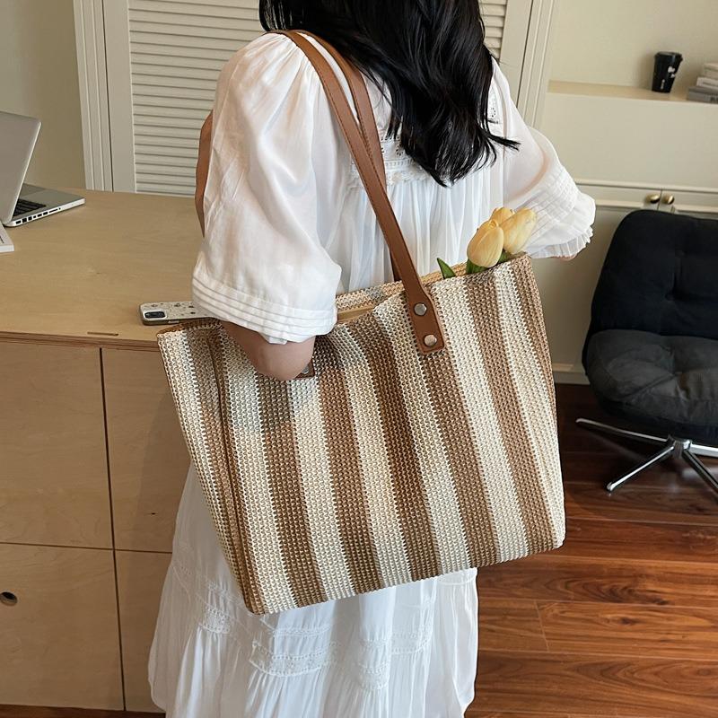 New Holiday Style Straw Woven Bag Bag Women's Beach Bag Shoulder Bag Hand-woven Bag Commuter Large-capacity Tote Bag