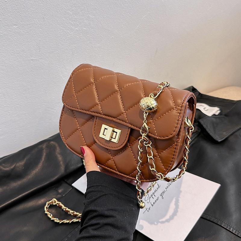 2024 New Spring Street Fashion Small Bag Women s Popular Design Rhombus Chain Bag коричневый
