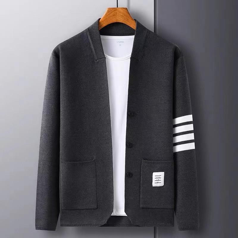 Cárdigan de punto, suéter de manga larga, personalidad para hombres jóvenes, suéter casual de cuatro barras, abrigo de primavera y otoño