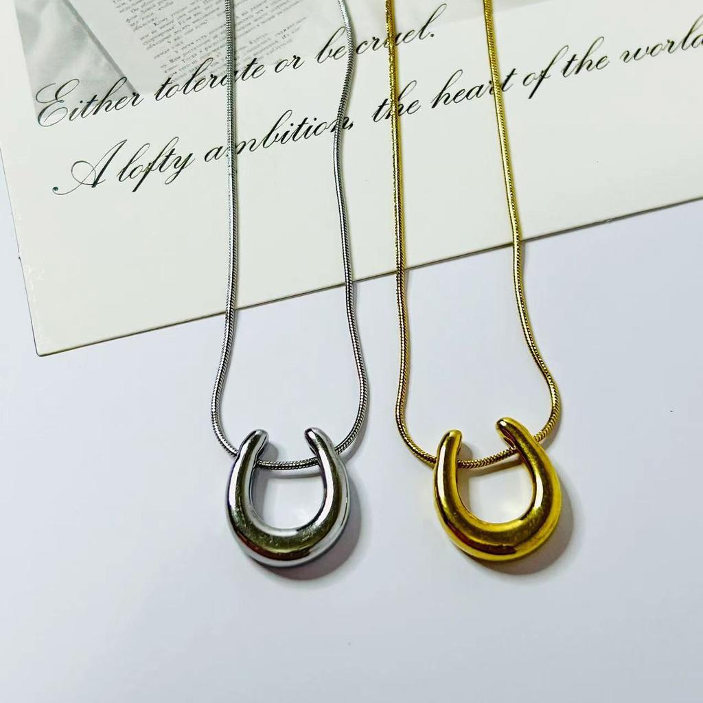 Titanium Steel Simple Horseshoe U-shaped Pendant Sweater Chain Versatile High-end Clavicle