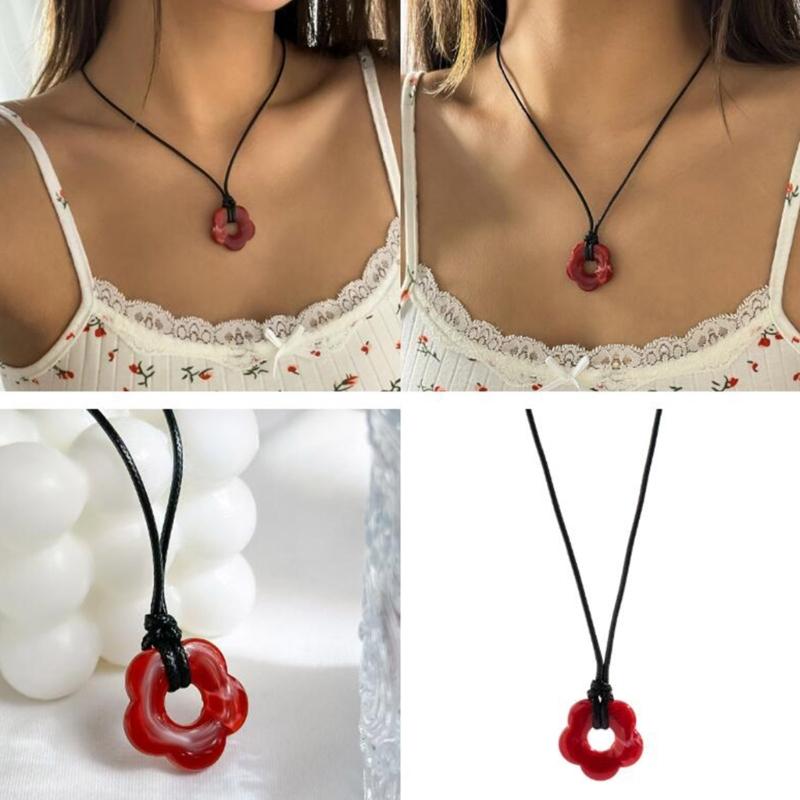 Ins Simple Hollow Plum Pendant Necklace Korean Style Fashion Novel Female All-match Necklace Acrylic Flower Choker