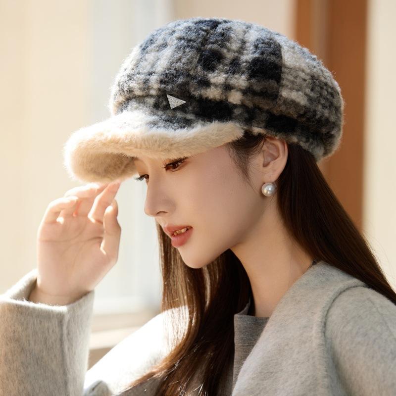 Lamb Fleece Plaid Octagonal Hat Women's Autumn and Winter Beret Casual Warm Windproof Hat Women's Winter Knitted Wool Hat Outdoor Travel Windproof Hat