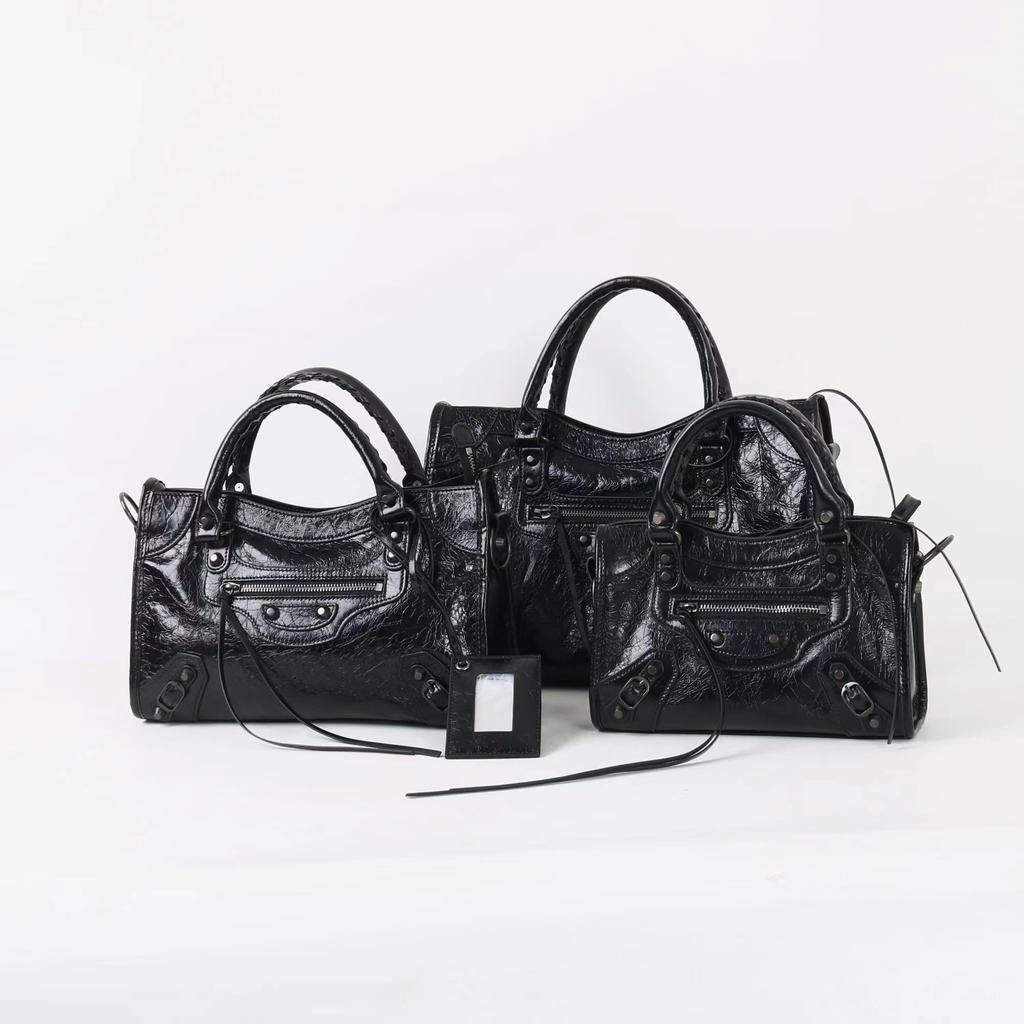 New retro versatile rivet locomotive bag head layer soft leather hand bag sweet cool spice girl style shoulder messenger bag
