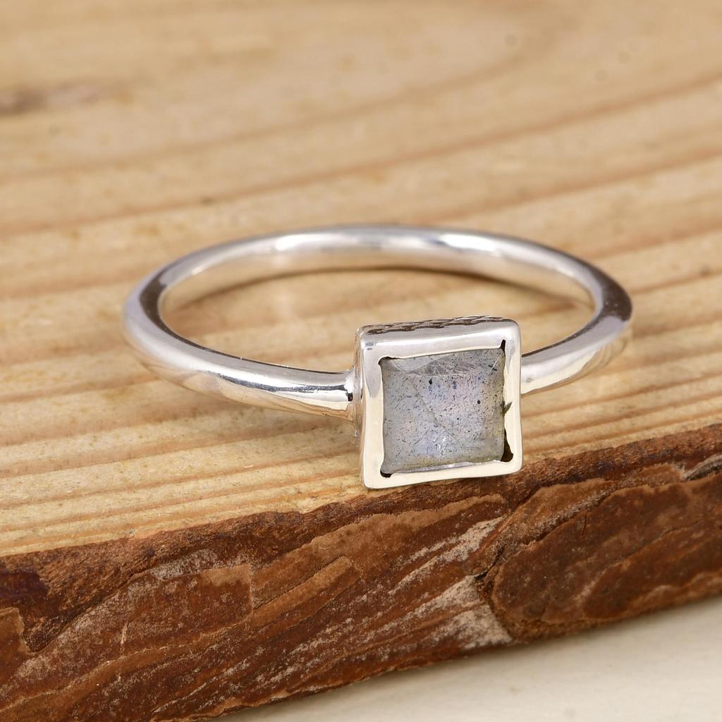 Minimalist Labradorite Square Ring – Natural Labradorite Gemstone Ring – Sterling Silver Stackable Ring – Handmade Dainty Jewelry – Gift for Her