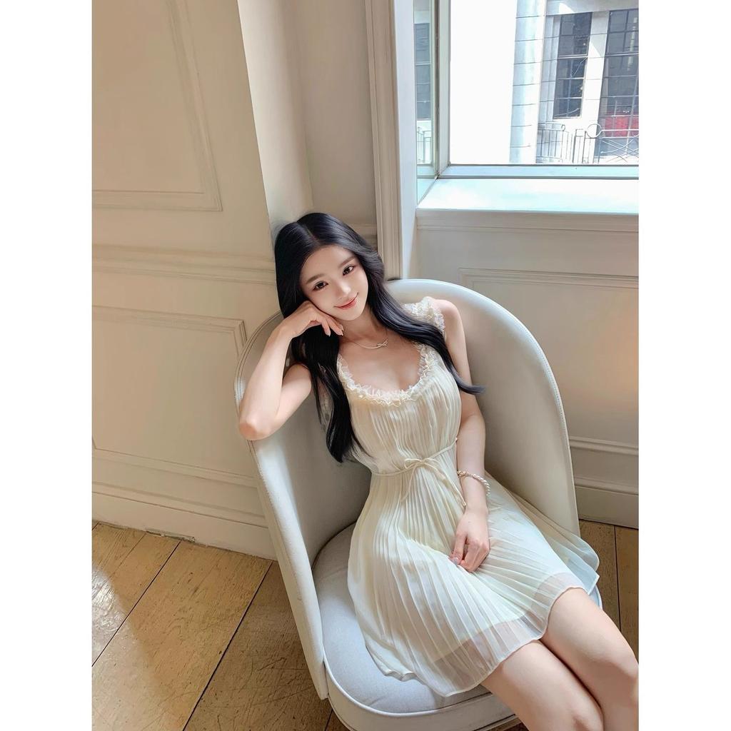 Sweet and Gentle Temperament, Lace-edged Pleated Nightgown, Thin Little Man Wearing a Travel Holiday Skirt, Zixia