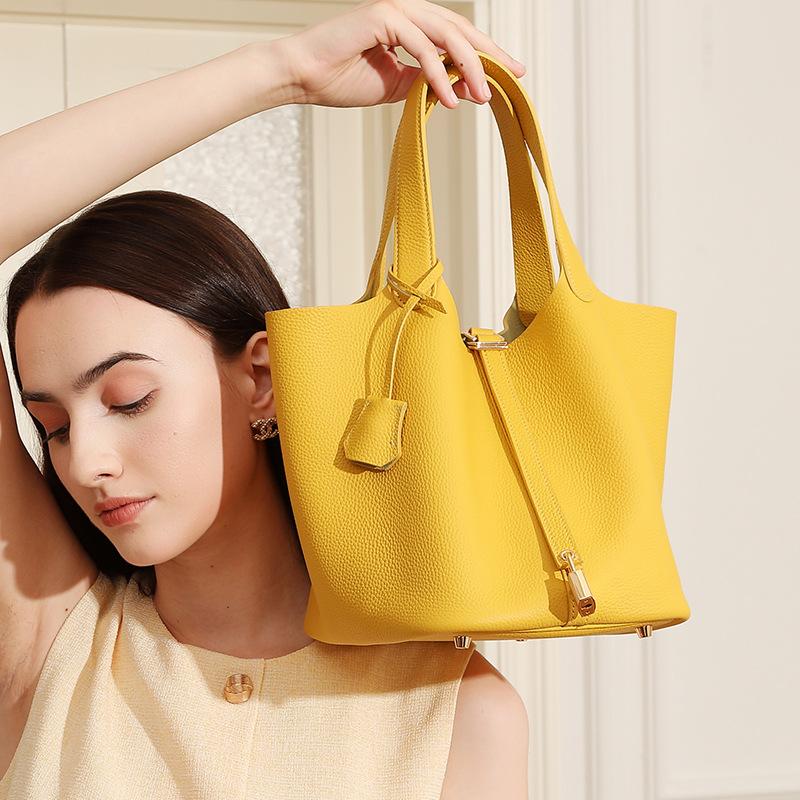 Genuine Leather A Niche High-end Exquisite Hand-held Bucket Bag for Women
