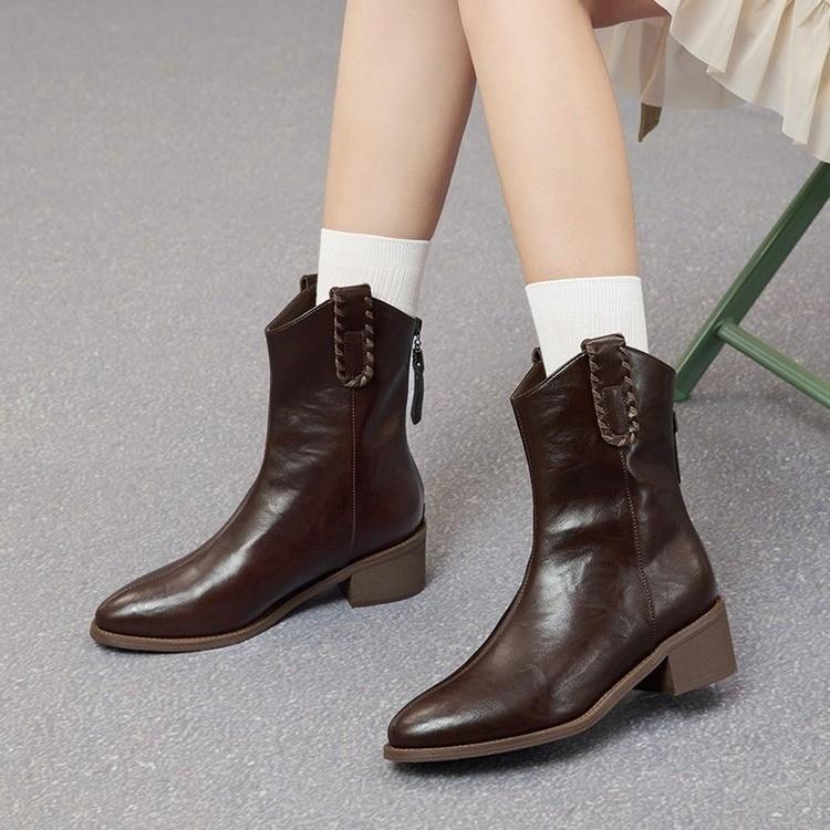 New Western Short Boots for Women In Autumn and Winter 2025 New Temperament French Retro Pointed Knight Martin Boots for Women