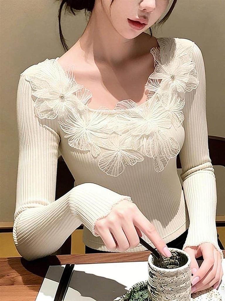 Spring Luxe Korean-Style Floral T-Shirt: Chic, Youthful, and Elegant