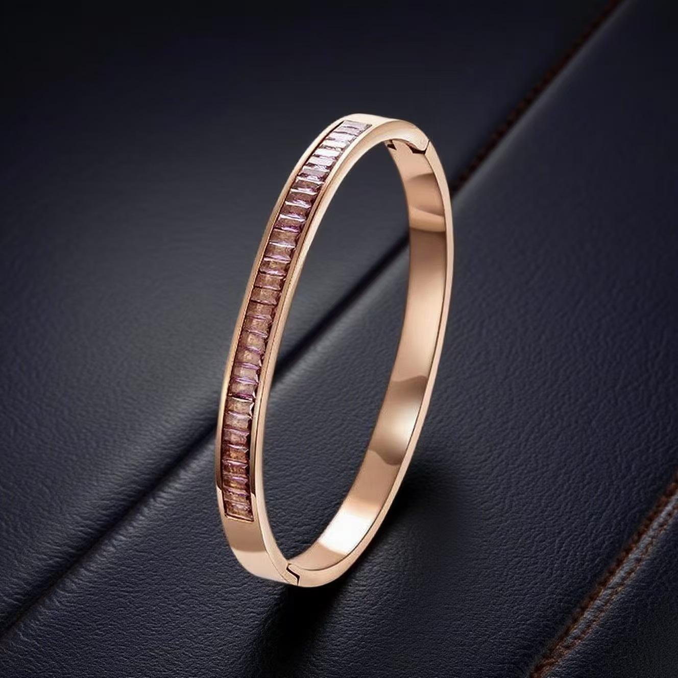 Diamond-Encrusted Titanium Steel Bracelet for Girls - INS Style, High-End, Colorfast & Lightweight Luxury Accessory