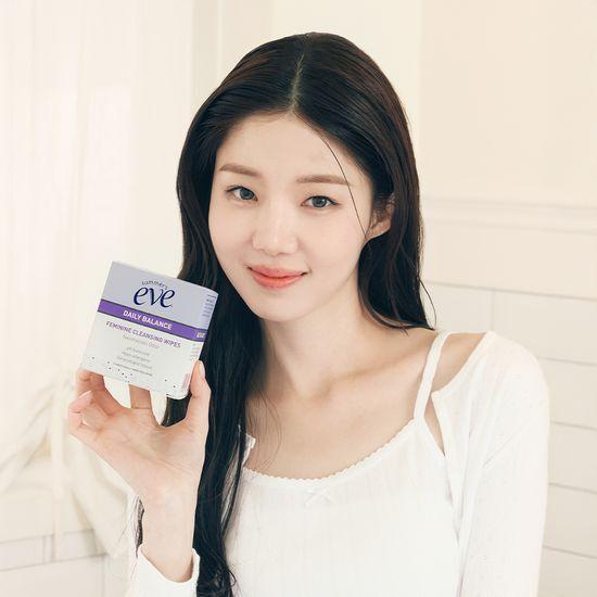 

Summer s Eve Daily Balance Feminine Cleansing Wipes 12P 12 sheets