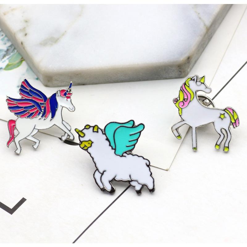 Cartoon Flying Horse Brooch Cute Animal Corsage Ornament Christmas Birthday Gift