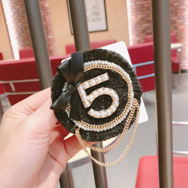 

Броши с кисточками в виде безволосого банта, цифровая геометрическая черно-белая жемчужная брошь для женщины