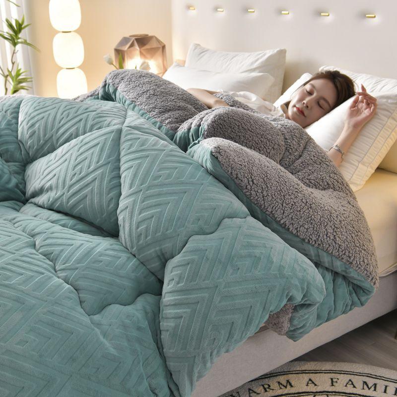 Super Warm Lamb Cashmere Quilt Winter Blanket Velvet Fabric Quilts Thickened Comforter Core Queen Full Size Weighted Blankets