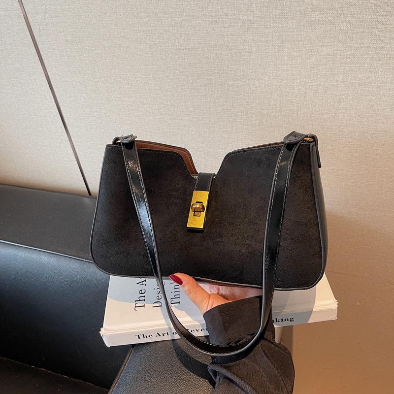 Underarm Bag Women's 2025 New Messenger Bag High Sense Popular Casual Versatile Shoulder Bag Autumn and Winter Baguette Bag