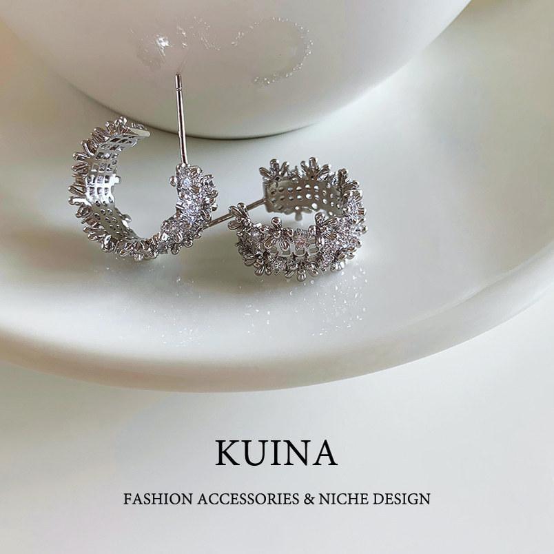 

Super flash full diamond earrings earrings pure silver needle stud earrings light luxury atmosphere autumn and winter explosion earrings