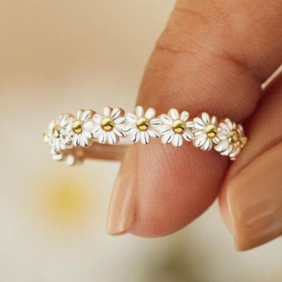 Women's Adjustable Fresh Daisy Floral Ring