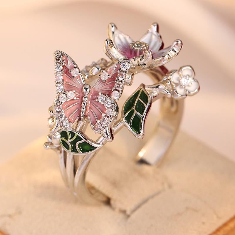 Gorgeous Inlaid White CZ Butterfly Enamel Women's Ring Trendy Gold Color Hand Carving Daily Wear Party Jewelry Anniversary Gift