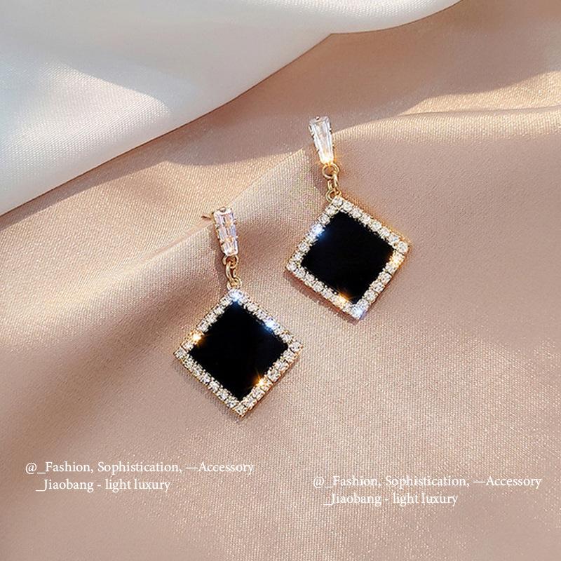 Elegant Black Diamond Silver Needle Earrings: High-End, Fashionable, Versatile Luxury
