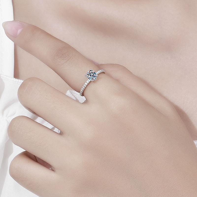 Slightly inlaid oval egg-shaped moissanite ring wholesale European and American style diamond ring daily jewelry gift accessories