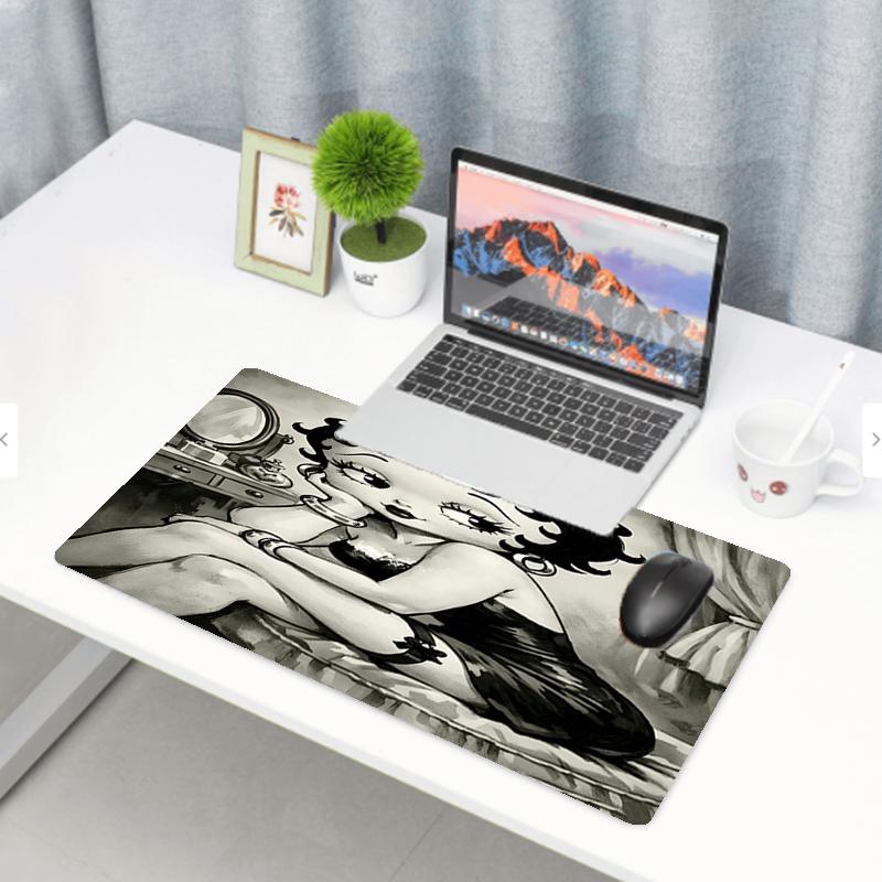 Doll Print Mouse Pad, Anti‑Slip Desktop Keyboard Mat, for PC Laptop Gaming Working Daily Use, Cool Festival Surprise Gift