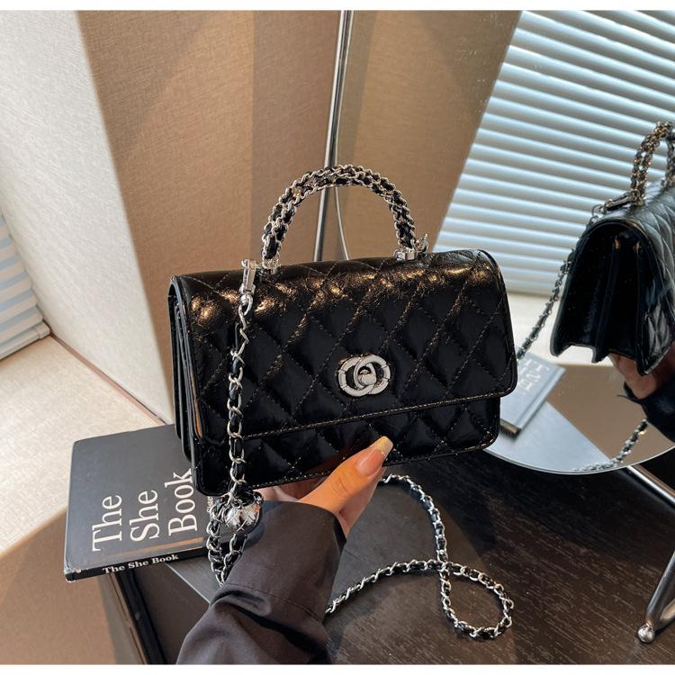 Сумка-цепочка ромбовидной формы, женская новая летняя нишевая сумка-мессенджер, повседневная портативная маленькая квадратная сумка