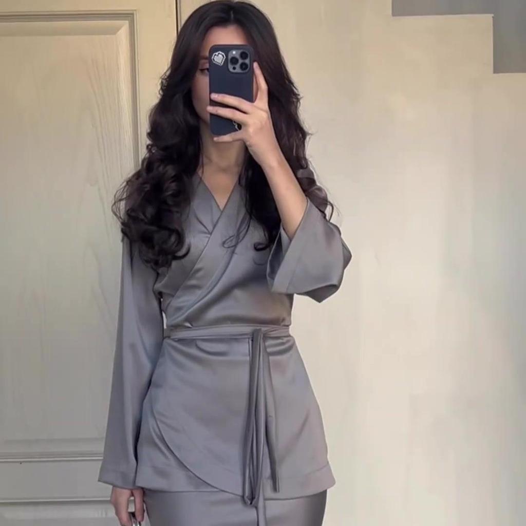 2024 Spring Satin Patchwork Waist-Hugging Long Dress Set for Women