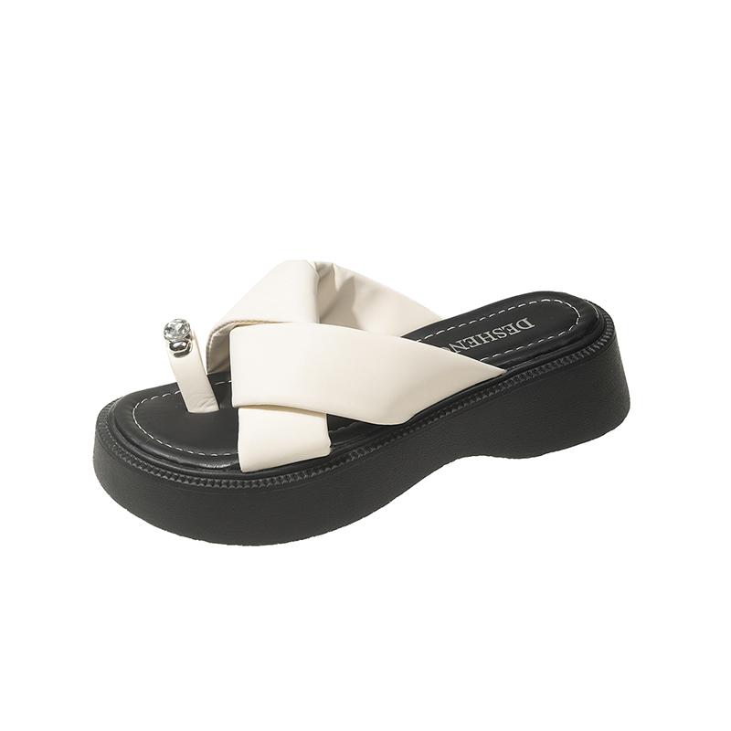 Patent Leather Pointed Toe Single Shoes with Rivet Outside Wear New Summer Shallow Strap Mary Jane Kitten Heels